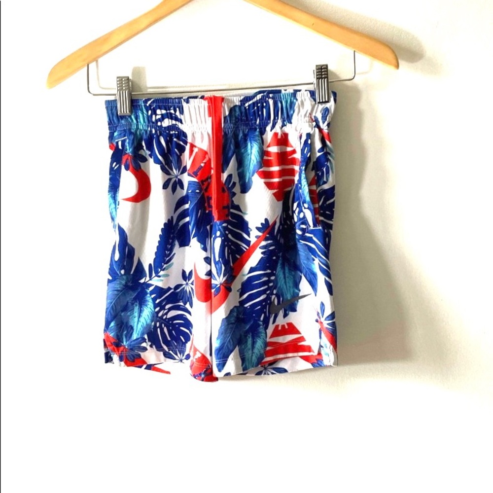 Nike shorts boys size xs